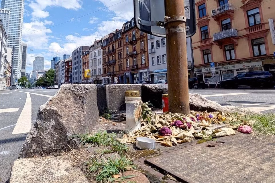 unfallstelle-frankfurt-escooter-2.jpg