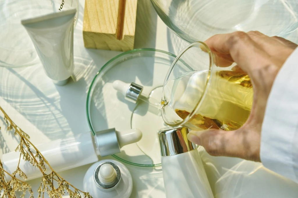 scientist-mixing-natural-skincare-beauty-products-2023-11-27-04-49-43-utc-1024x682.jpg