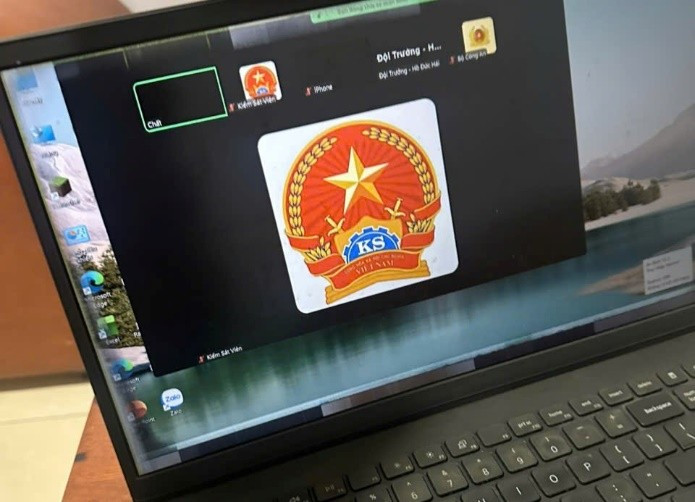 Phòng chat Zoom các đối tượng lập để thao túng tâm lý nạn nhân.