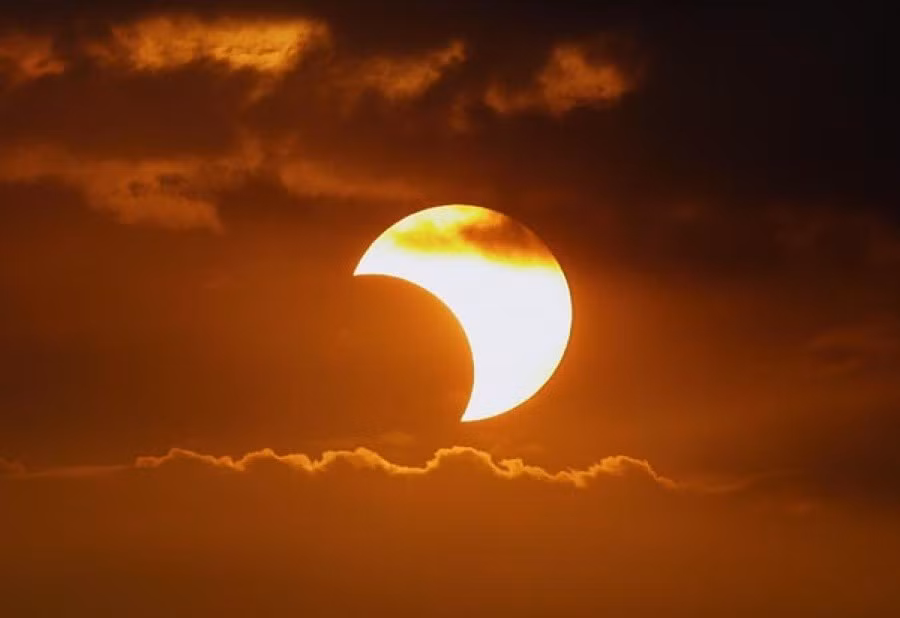eclipse26dec3.jpg