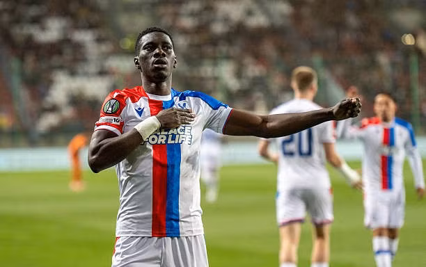Sarr ghi bàn nhanh nhất Conference League, Crystal Palace áp sát chung kết châu Âu