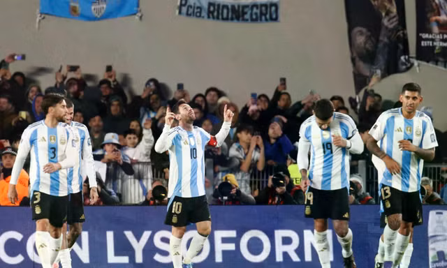 Trực tiếp Argentina vs Algeria, 08h00 ngày 17/6: Nhà vua xuất trận 