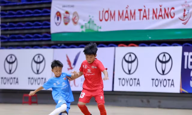 U9 Thanh niên TP.HCM thắng đậm chủ nhà ngày khai mạc Giải U9 toàn quốc 2026