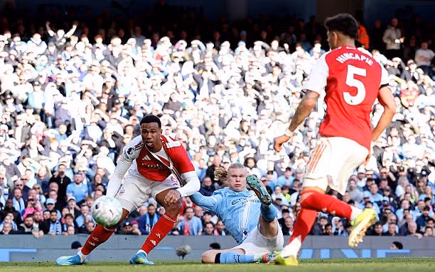 Man City đánh bại Arsenal, ngôi đầu Ngoại hạng Anh cực nóng 