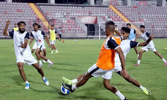 Bangladesh 'đổ bộ' Hà Nội sớm, quyết gây khó cho đội tuyển Việt Nam