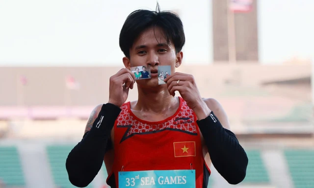 Khoảnh khắc đẹp SEA Games 33: Nguyễn Trung Cường và hai bức ảnh gia đình