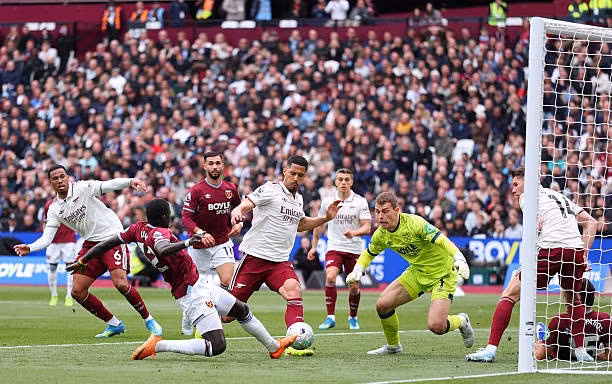 Trực tiếp West Ham vs Arsenal 0-0 (H1): Không vào!!! Arsenal tăng sức ép 