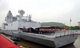 Ấn Độ đưa hai tàu chiến vào biên chế