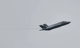 Mỹ thử nghiệm thành công bom hạt nhân không mang đầu đạn