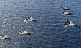 Tiêm kích tàng hình F-35 chạm trán chiến đấu cơ Su-30 trong một trận không chiến mô phỏng
