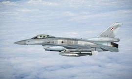 Ba Lan kích hoạt phòng không, triển khai tiêm kích ứng phó mối đe dọa