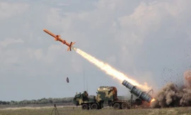 Ukraine công bố 'vũ khí thay đổi cuộc chơi', tầm bắn 1.000 km