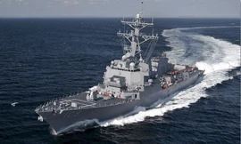 Máy bay quân sự Venezuela áp sát tàu chiến Mỹ