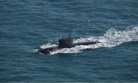 Máy bay Thụy Điển bám sát tàu ngầm Nga trên Biển Baltic