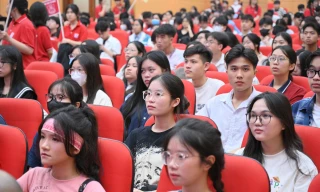 Hai ngành của Trường Đại học Y Hà Nội cao hơn 'sàn' của Bộ GD&ĐT 2 điểm