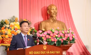 Phó thủ tướng Lê Thành Long phát biểu