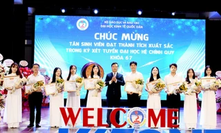 Trên 65% sinh viên trúng tuyển vào Đại học Kinh tế Quốc dân có chứng chỉ IELTS 6.5 trở lên
