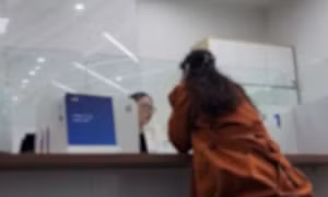 Ngân hàng ồ ạt giăng 'ma trận' lãi suất huy động, điều gì đang xảy ra?