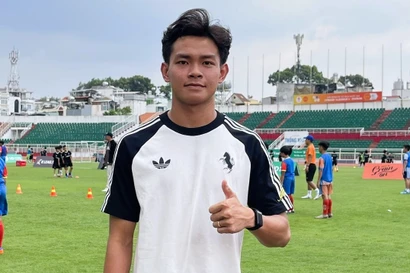 Tiền đạo Bùi Vĩ Hào: ‘Gia đình, đặc biệt vợ tôi là nguồn động viên lớn để tôi sớm trở lại thi đấu’