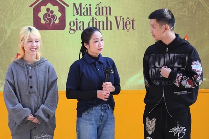 MC Ốc Thanh Vân nghẹn lòng khi chứng kiến điều xúc động này, cùng các nghệ sĩ trao gần 300 triệu đồng hỗ trợ