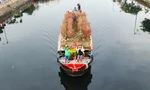 Đi ghe xuyên đêm để kịp tụ hội Chợ hoa 'trên bến dưới thuyền'