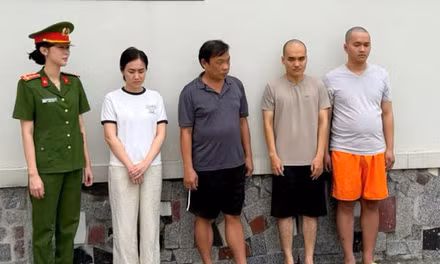 Trưởng phòng kinh doanh của SJC khai thủ đoạn 'khai sinh' cho 3.400 viên kim cương nhập lậu từ Hồng Kông 