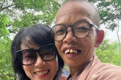 Ông Trần Minh Thành (pháp danh Nhuận Đạt) đã hoàn tục và đăng ký kết hôn