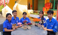 Học sinh miền núi Quảng Ngãi 'hô biến' vỏ keo bỏ đi thành sản phẩm độc lạ