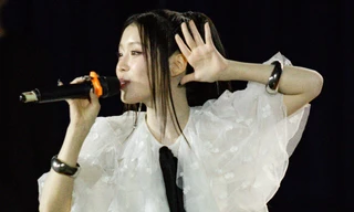 Han Sara bật khóc: 'Nhớ lại hai năm vắng bóng trong âm nhạc, tôi thấy mình khổ quá'