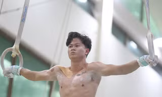 Huy chương Vàng SEA Games 33 Nguyễn Văn Khánh Phong: ‘Tinh thần thép được rèn luyện qua những buổi tập và chấn thương’