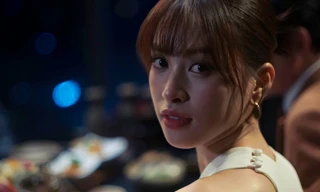 'Hoa hậu Việt Nam' Trần Tiểu Vy gây tò mò khi xuất hiện đầy gợi cảm bên Quốc Trường