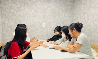 Giá cả tăng, giới trẻ 'thắt lưng buộc bụng', đắn đo khi ‘rút ví’