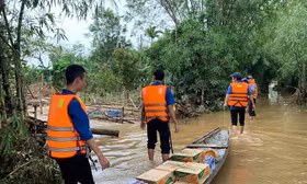 Chia sẻ với bà con vùng lũ miền Trung