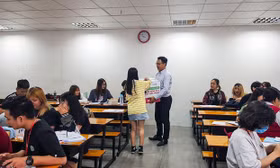 Nhiều trường ở TP. HCM giảm học phí, tặng học bổng cho sinh viên vùng lũ