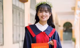 Nữ sinh Tiền Giang nhận học bổng 'Nâng bước thủ khoa': ‘Tin vào điều tốt thì điều tốt sẽ đến với mình’