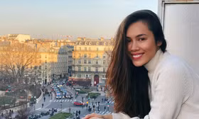 Sống tích cực mùa dịch: Á hậu Hoàng My gợi ý những sách quý nên đọc khi cách ly ở nhà