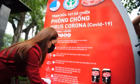 Ca sĩ Chi Pu lan toả hành động rửa tay mọi lúc, mọi nơi