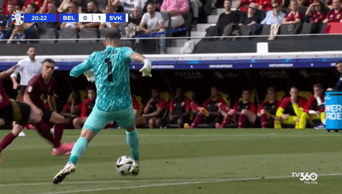 Địa chấn ở Frankfurt, Slovakia quật ngã Bỉ trong ngày Lukaku bị tước 2 bàn ảnh 9 Địa chấn ở Frankfurt, Slovakia quật ngã Bỉ trong ngày Lukaku bị tước 2 bàn ảnh 9