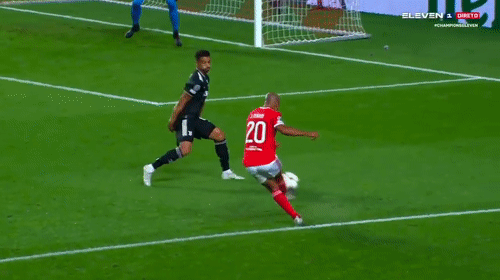 Siêu phẩm của Silva tiễn Juventus rời khỏi Champions League