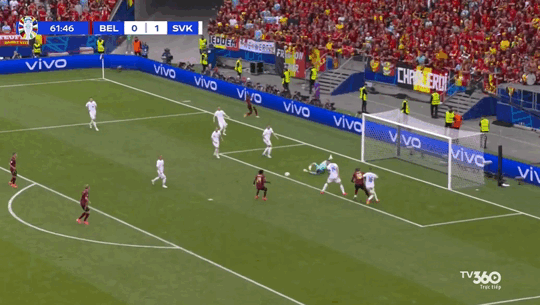 Địa chấn ở Frankfurt, Slovakia quật ngã Bỉ trong ngày Lukaku bị tước 2 bàn ảnh 16 Địa chấn ở Frankfurt, Slovakia quật ngã Bỉ trong ngày Lukaku bị tước 2 bàn ảnh 16