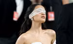 “Bạch Tuyết” Rachel Zegler bị chế giễu tại Met Gala 2026, người bênh kẻ hùa