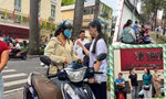 Kỳ thi tuyển sinh vào lớp 10 công lập tại TP.HCM: Đi thi mới hiểu lòng cha mẹ