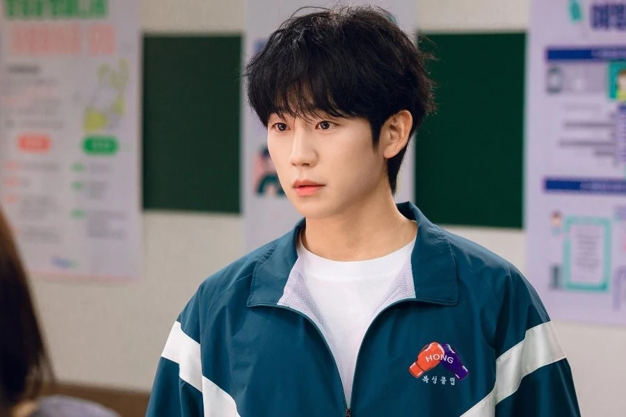 Jung Hae In tổ chức fan meeting tại Việt Nam sau một năm vắng bóng