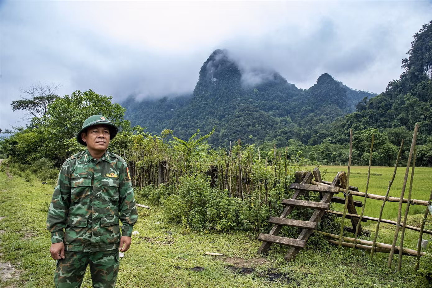 ps-ngay-297-a8-nhung-chiec-cau-thang-go-de-di-vao-ruong-ngon-nui-phia-xa-xa-la-da-lat-1-anh-van-chuong.jpg
