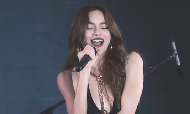 Đề xuất 'sát hạch hát live' cho ca sĩ Việt