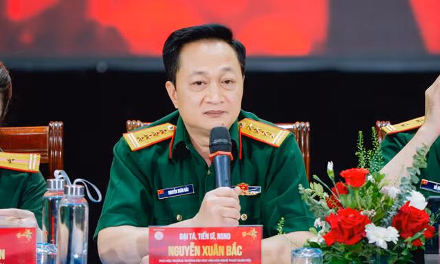 200 nghệ sĩ đổ bộ phố đi bộ Trần Nhân Tông