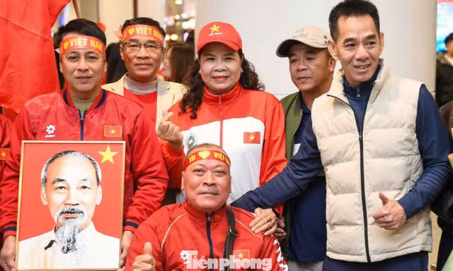 Cổ động viên đặc biệt và hành trình 14 năm đồng hành cùng đội tuyển Việt Nam