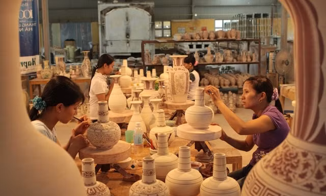 Giữ 'mạch sống' làng nghề trong thời đại mới