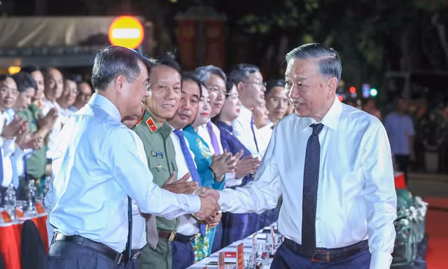 Tổng Bí thư, Chủ tịch nước Tô Lâm dự cầu truyền hình 'Sao sáng dẫn đường'