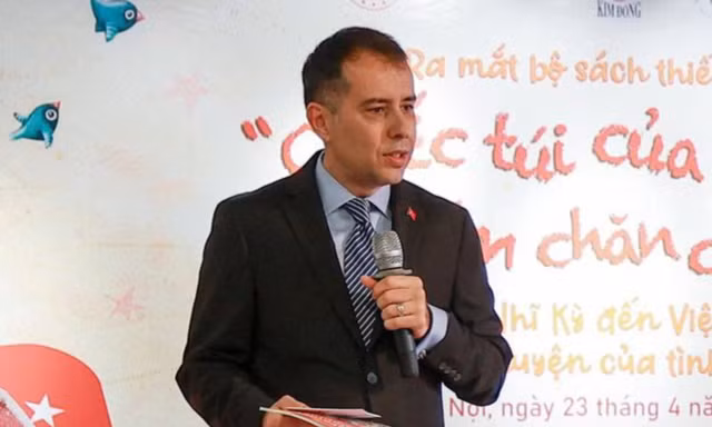 Đại sứ Thổ Nhĩ Kỳ mang thế giới tuổi thơ đến Việt Nam